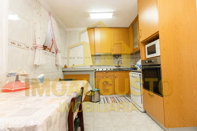 Moradia T3 para Venda em Arcozelo Foto 5
