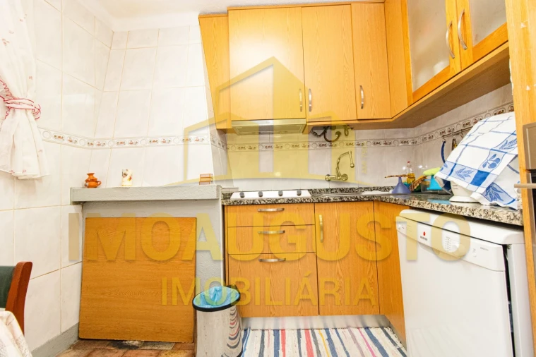 Moradia T3 para Venda em Arcozelo Foto 6