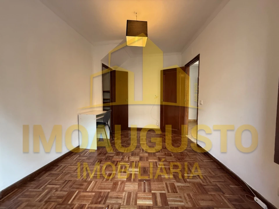 Apartamento T2 para Arrendamento em Gouveia (São Pedro e São Julião) Foto 3