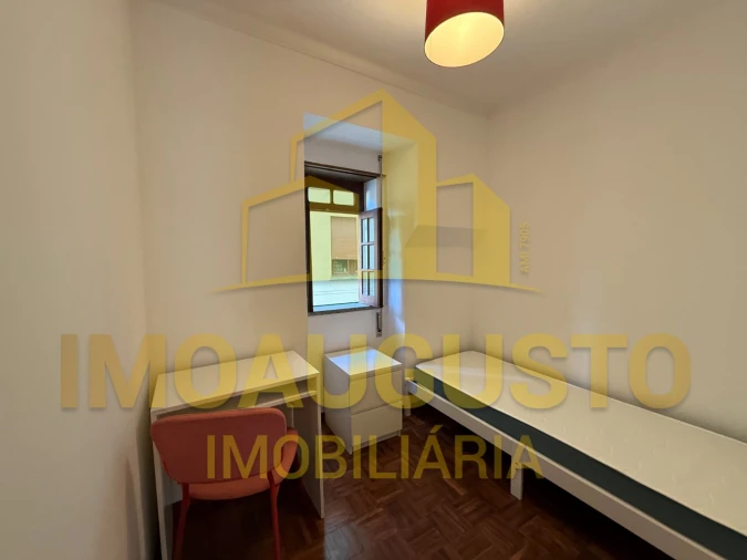 Apartamento T2 para Arrendamento em Gouveia (São Pedro e São Julião) Foto 4