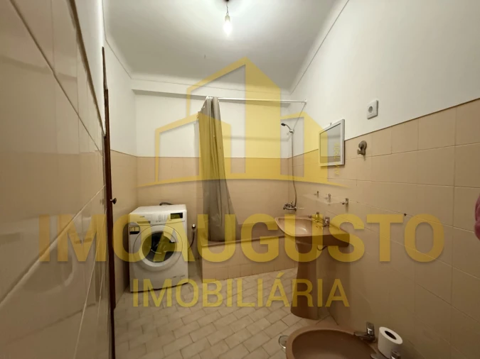 Apartamento T2 para Arrendamento em Gouveia (São Pedro e São Julião) Foto 5