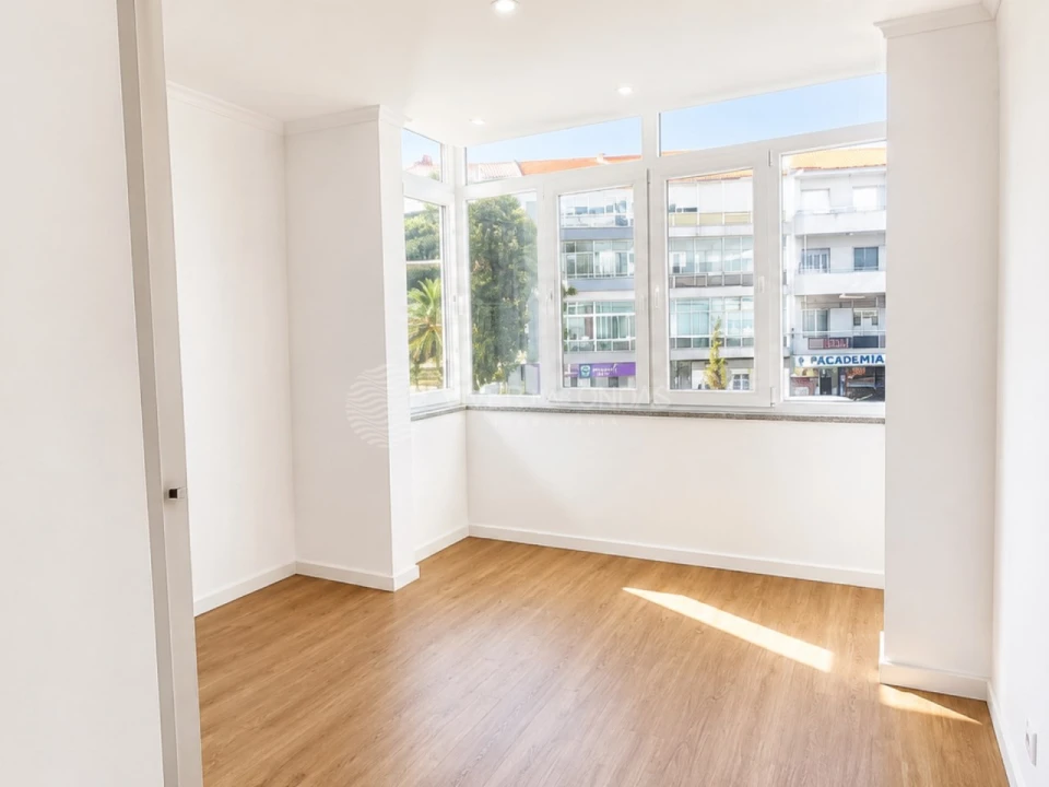 Apartamento T3 para Venda em Almada, Cova da Piedade, Pragal e Cacilhas Foto 3