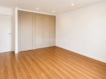 Apartamento T3 para Venda em Almada, Cova da Piedade, Pragal e Cacilhas