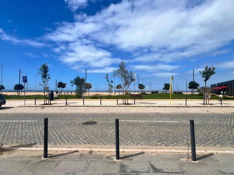 Apartamento T1 para Venda em Costa da Caparica Foto 23