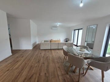 Moradia T2 para Venda em Reboreda e Nogueira
