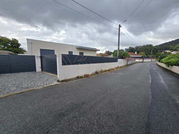 Moradia T2 para Venda em Reboreda e Nogueira