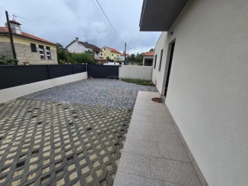 Moradia T2 para Venda em Reboreda e Nogueira