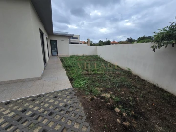 Moradia T2 para Venda em Reboreda e Nogueira