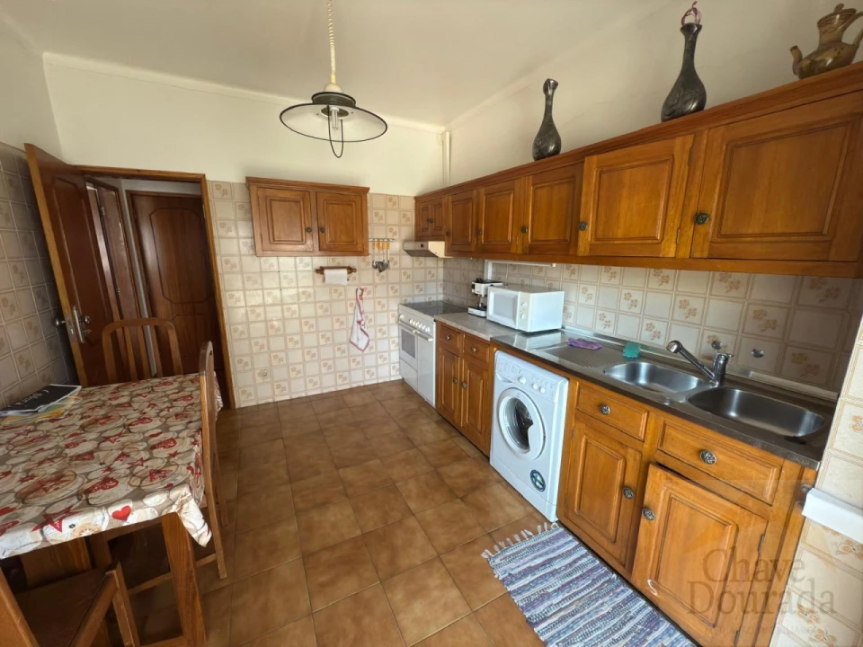 Apartamento T2 para Arrendamento em Santo Antonio dos Olivais Foto 4