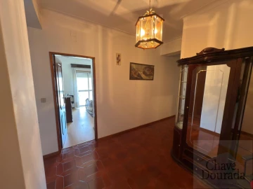 Apartamento T2 para Arrendamento em Santo Antonio dos Olivais