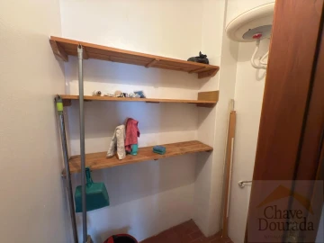 Apartamento T2 para Arrendamento em Santo Antonio dos Olivais