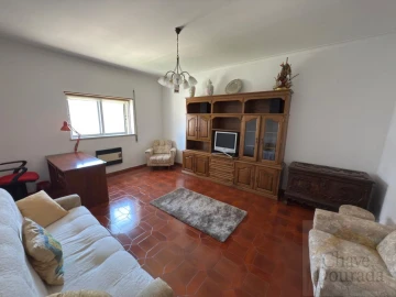 Apartamento T2 para Arrendamento em Santo Antonio dos Olivais