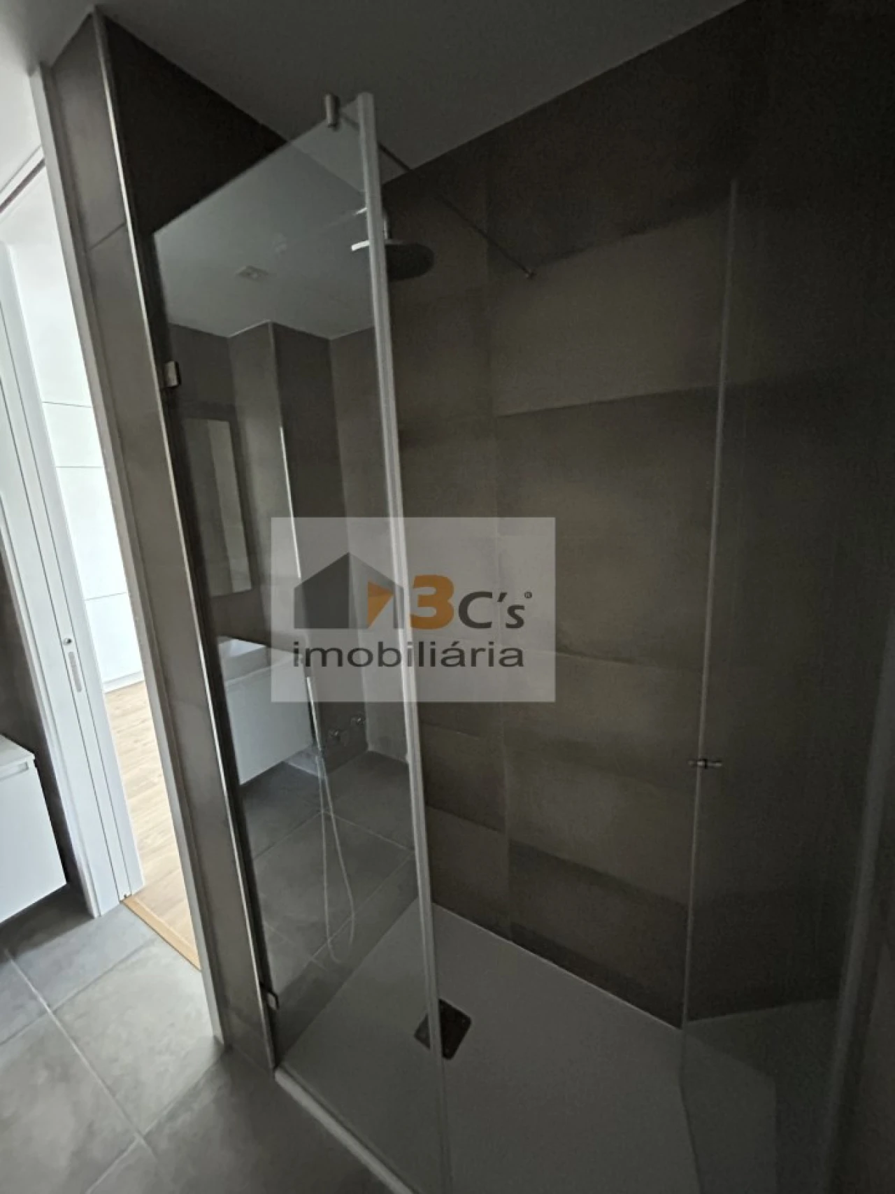 Apartamento T1 para Arrendamento em Paranhos Foto 11