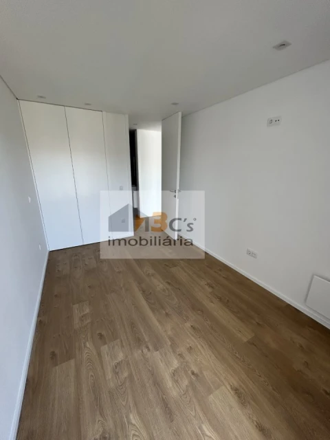 Apartamento T1 para Arrendamento em Paranhos