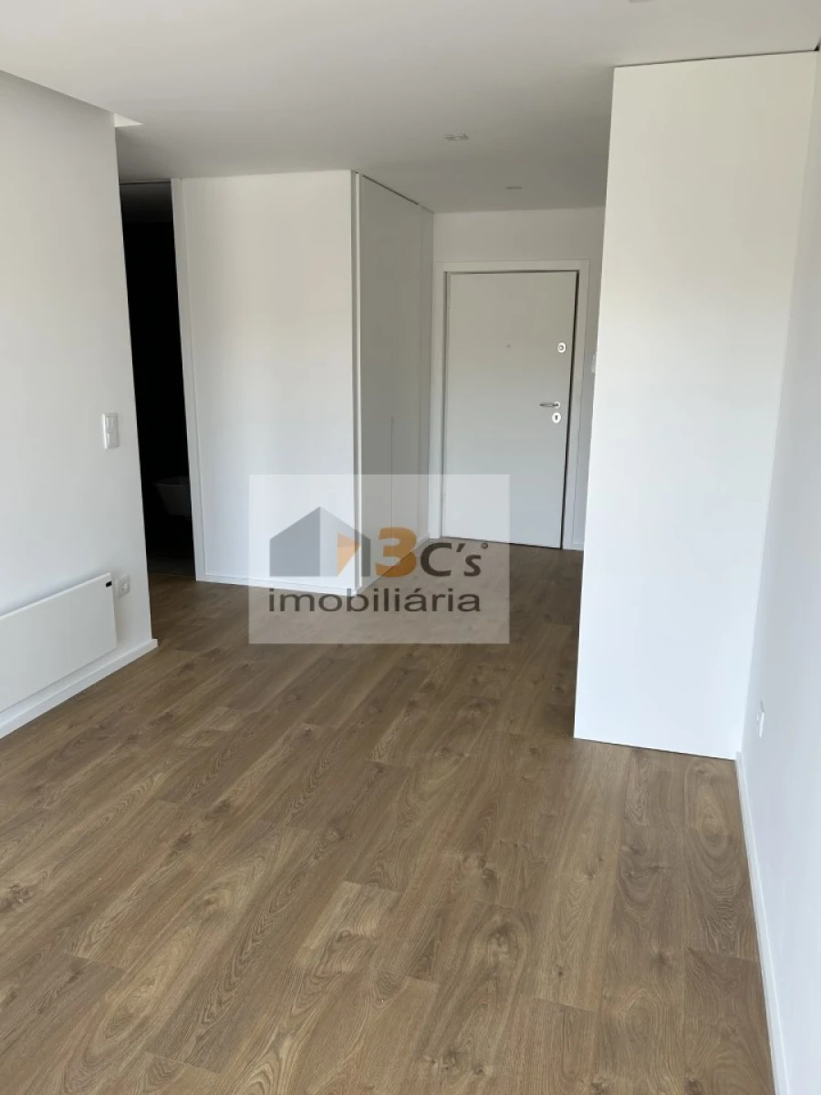 Apartamento T1 para Arrendamento em Paranhos Foto 6