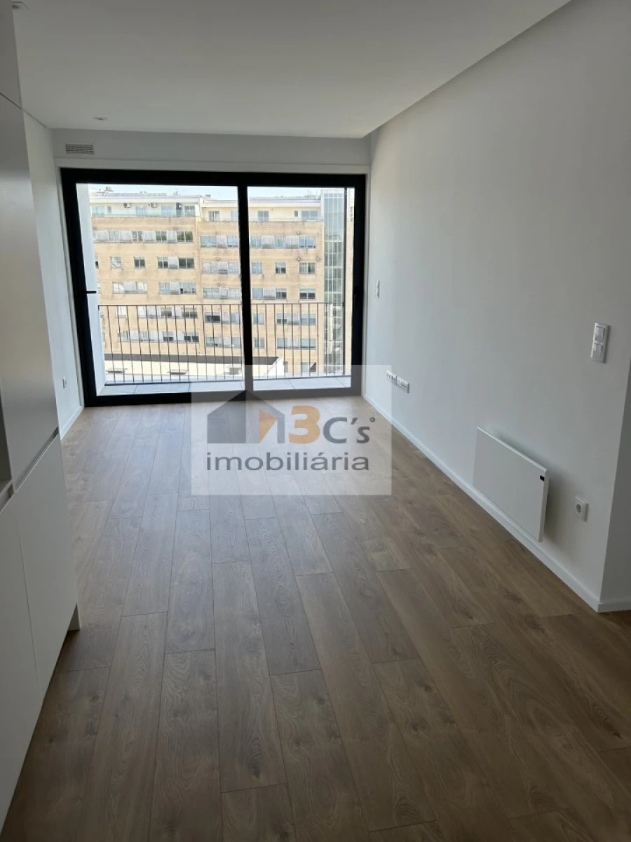 Apartamento T1 para Arrendamento em Paranhos Foto 9