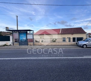 Loja para Arrendamento em Rio de Mouro