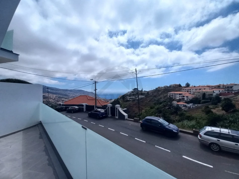 Moradia T3 para Venda em Santo Antonio Foto 1