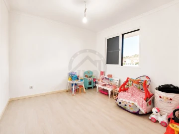 Apartamento T3 para Venda em Caniço