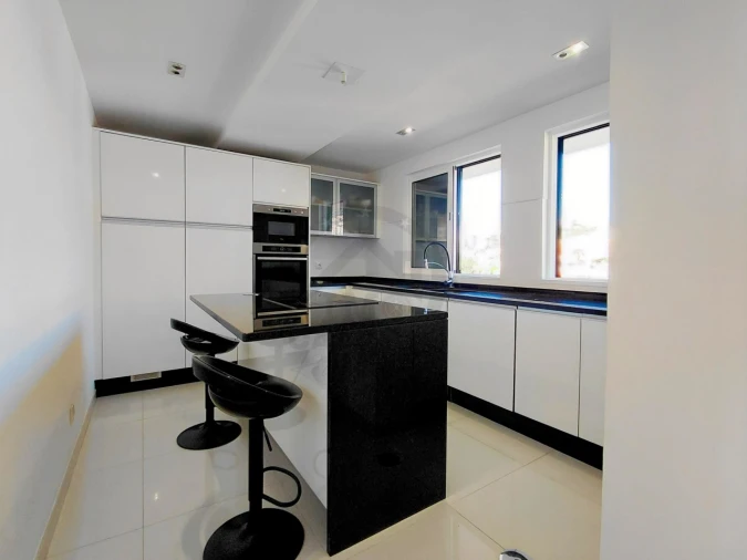 Apartamento T3 para Venda em Caniço Foto 4
