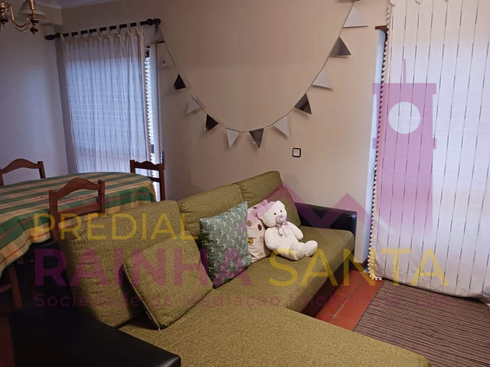 Quarto para Arrendamento em Santo Antonio dos Olivais Foto 2