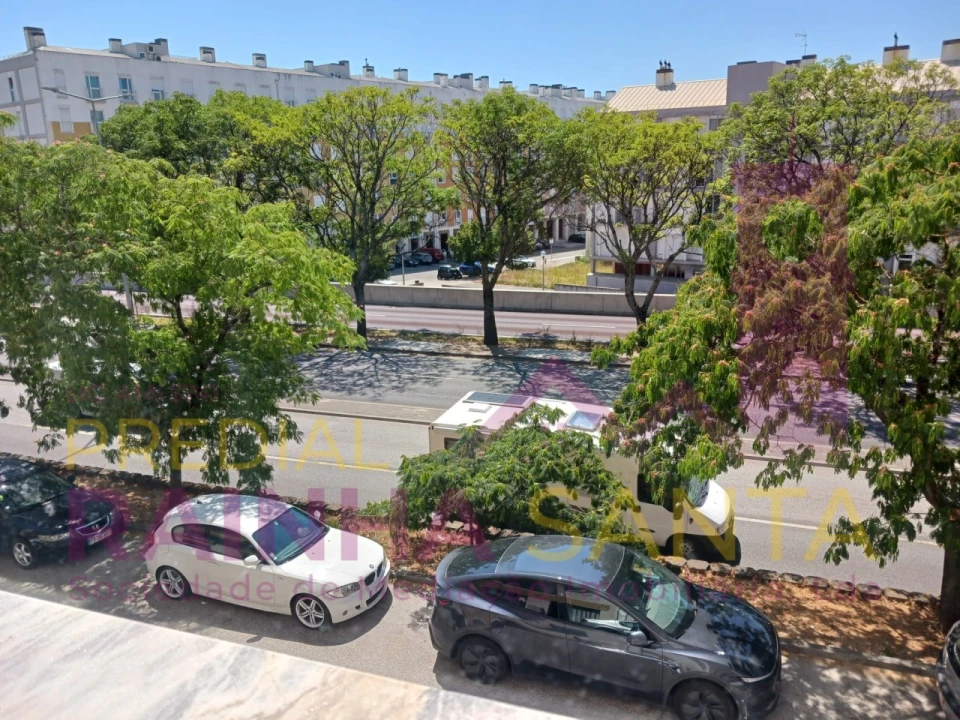 Quarto para Arrendamento em Santo Antonio dos Olivais Foto 4