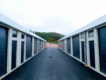Garagem para Arrendamento em Santa Maria, São Pedro e Matacães