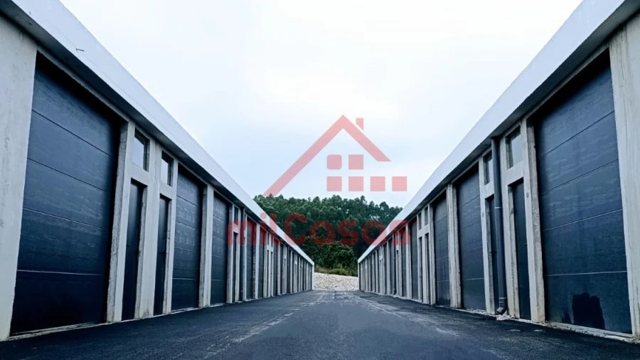 Garagem para Arrendamento em Santa Maria, São Pedro e Matacães
