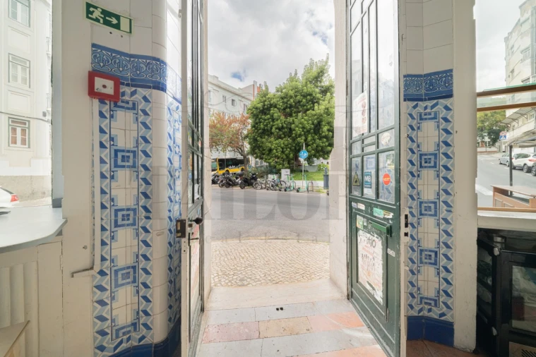 Loja para Cedência de Quotas em Arroios Foto 10