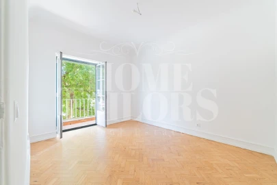 Apartamento T2 para Arrendamento em Alvalade