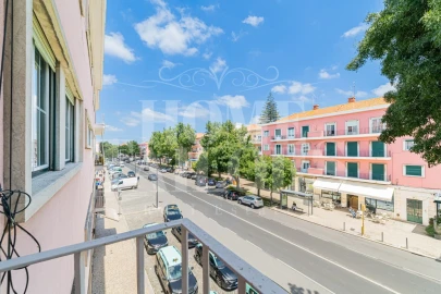 Apartamento T2 para Arrendamento em Alvalade