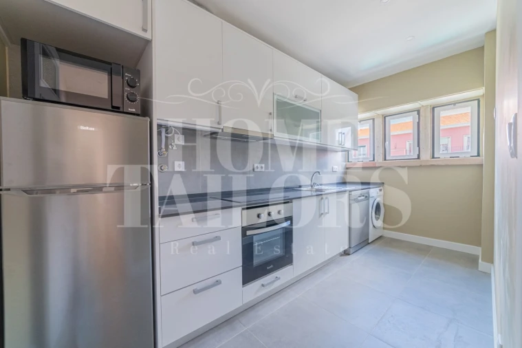 Apartamento T2 para Arrendamento em Alvalade Foto 7
