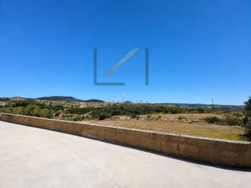 Moradia T4 para Venda em Igreja Nova e Cheleiros