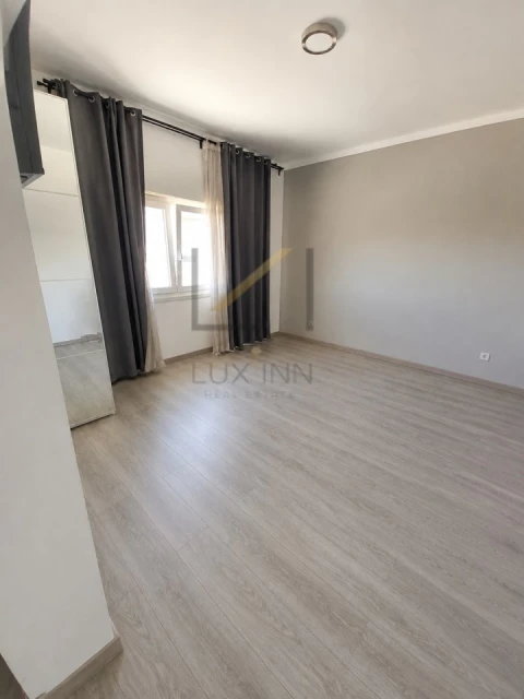 Moradia T4 para Venda em Igreja Nova e Cheleiros