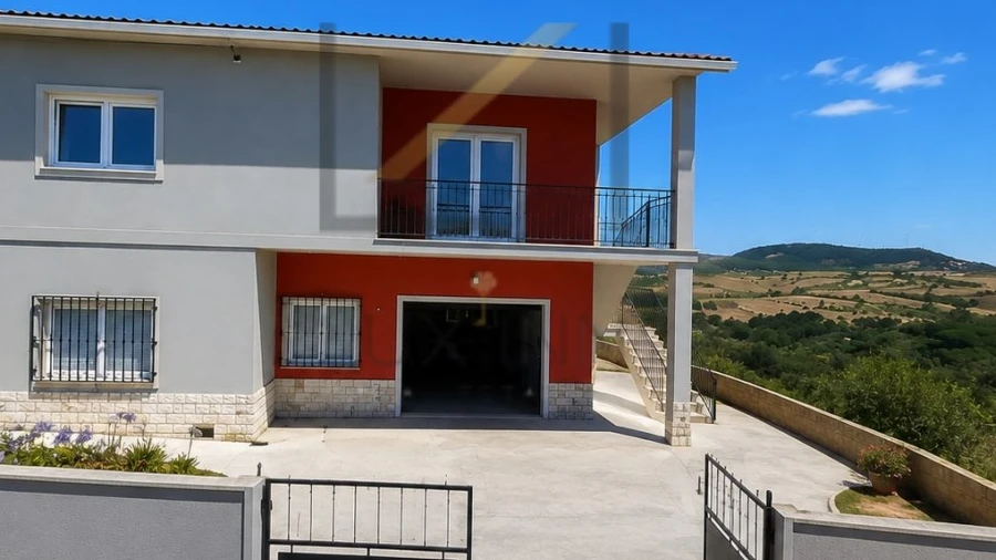 Moradia T4 para Venda em Igreja Nova e Cheleiros