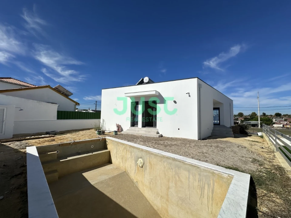 Moradia T3 para Venda em Fernao Ferro Foto 4