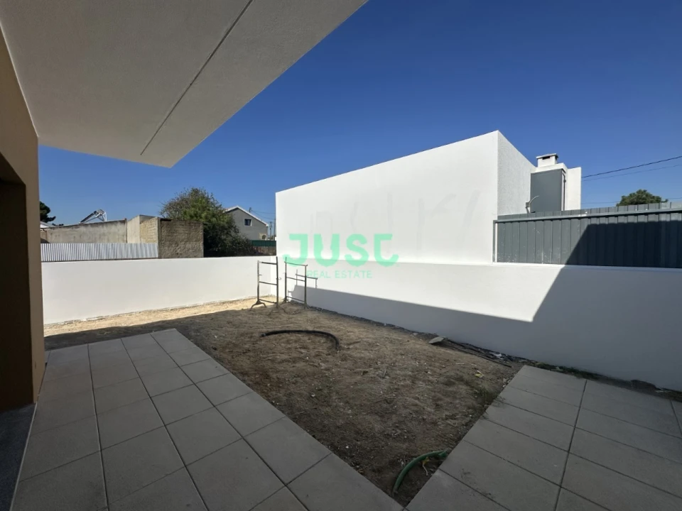 Moradia T3 para Venda em Fernao Ferro Foto 4