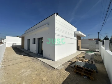 Moradia T3 para Venda em Fernao Ferro