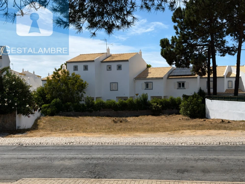 Terreno para Venda em Albufeira e Olhos de Água Foto 1
