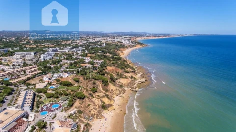 Terreno para Venda em Albufeira e Olhos de Água