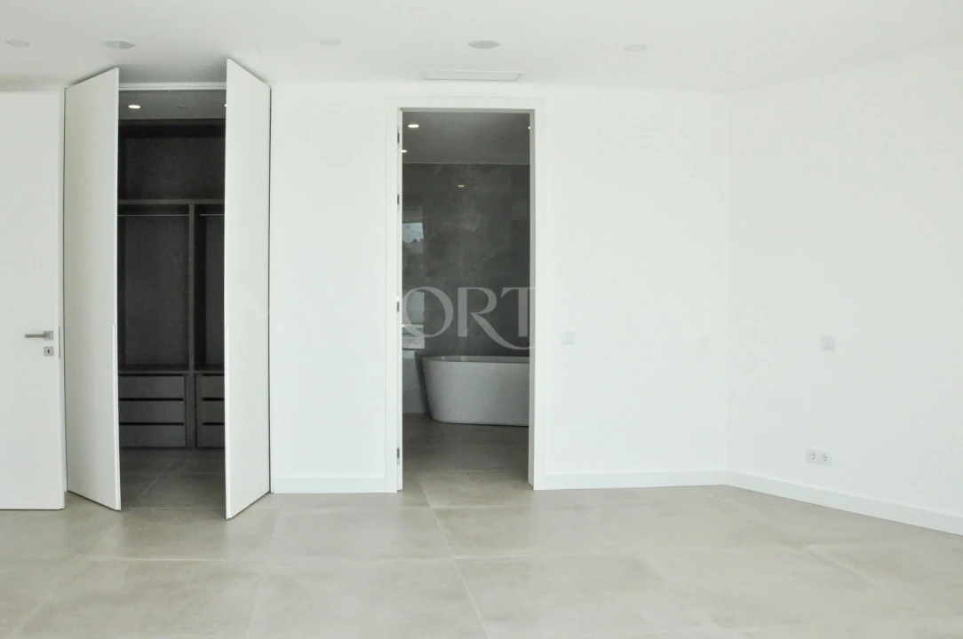 Moradia T5 para Venda em Lagos (São Sebastião e Santa Maria) Foto 39
