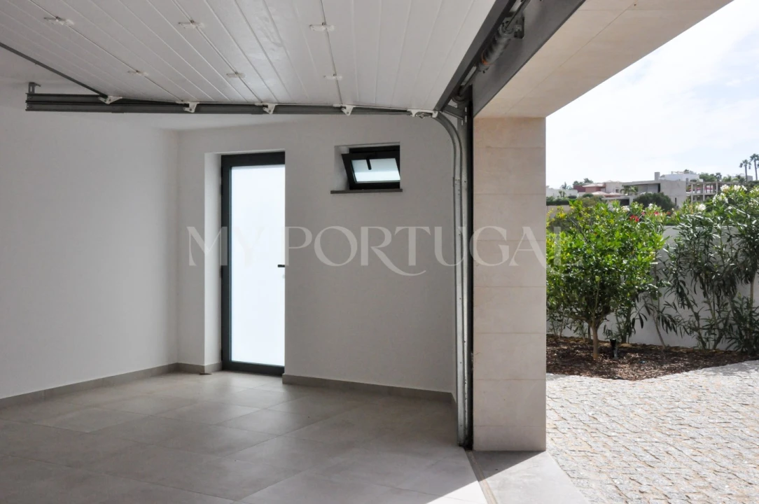 Moradia T5 para Venda em Lagos (São Sebastião e Santa Maria) Foto 59