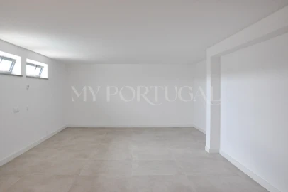 Moradia T5 para Venda em Lagos (São Sebastião e Santa Maria)