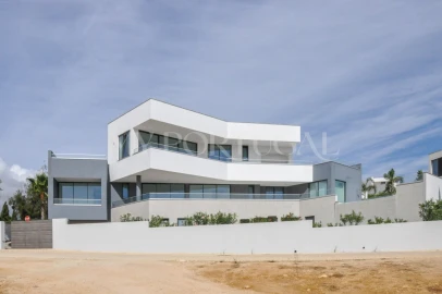 Moradia T5 para Venda em Lagos (São Sebastião e Santa Maria)