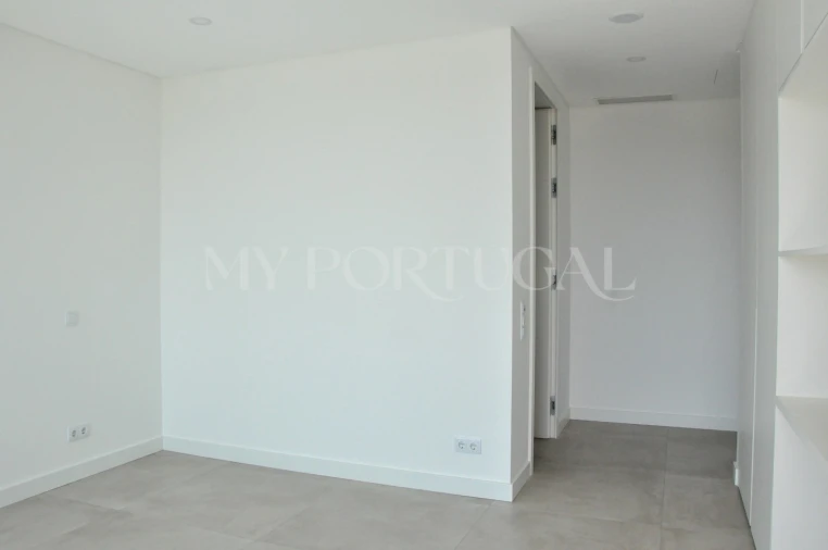 Moradia T5 para Venda em Lagos (São Sebastião e Santa Maria) Foto 52