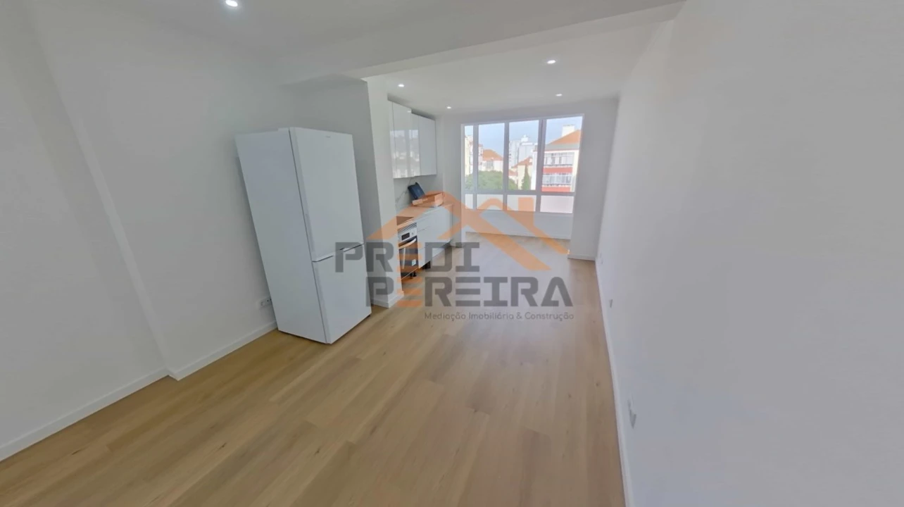Apartamento T1 para Venda em Águas Livres Foto 4
