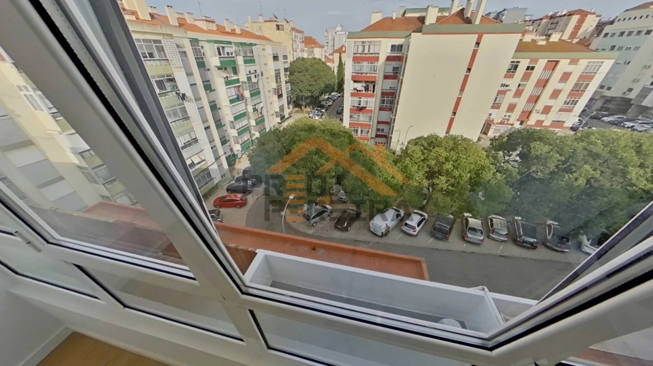 Apartamento T1 para Venda em Águas Livres Foto 8