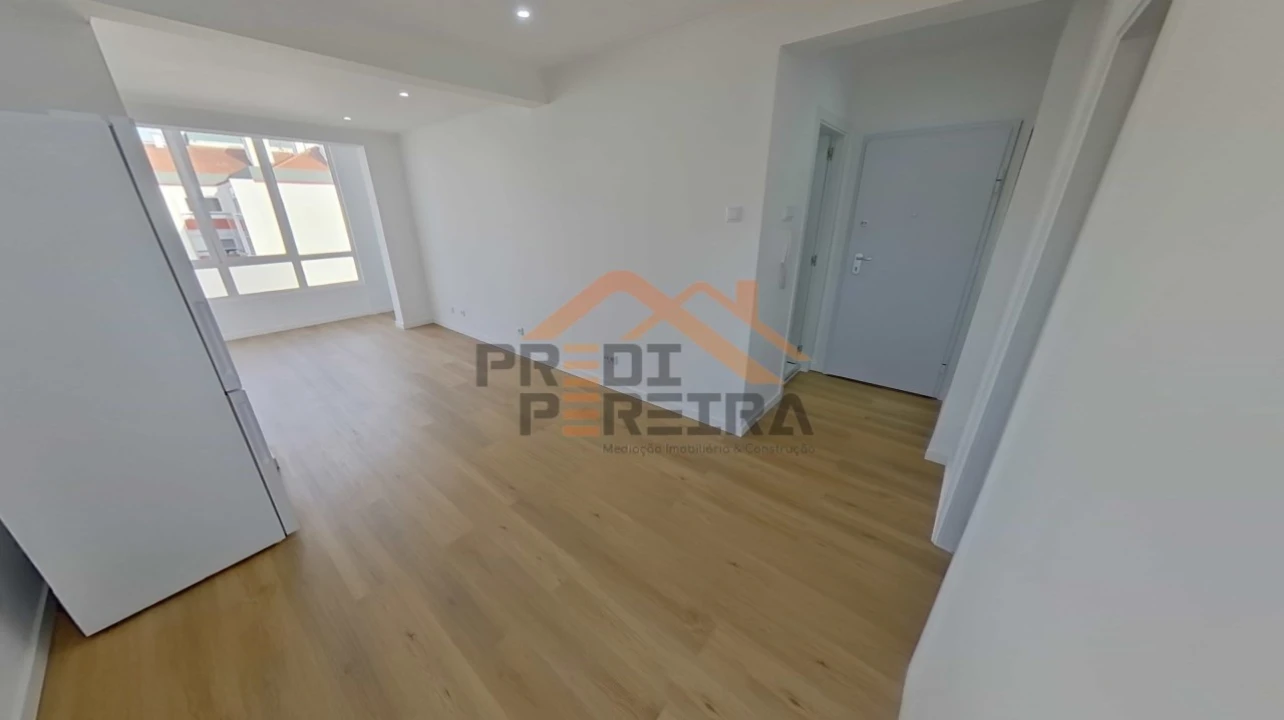 Apartamento T1 para Venda em Águas Livres Foto 13