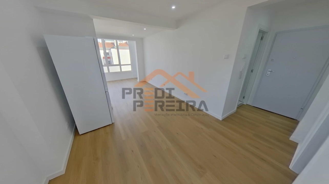Apartamento T1 para Venda em Águas Livres Foto 14