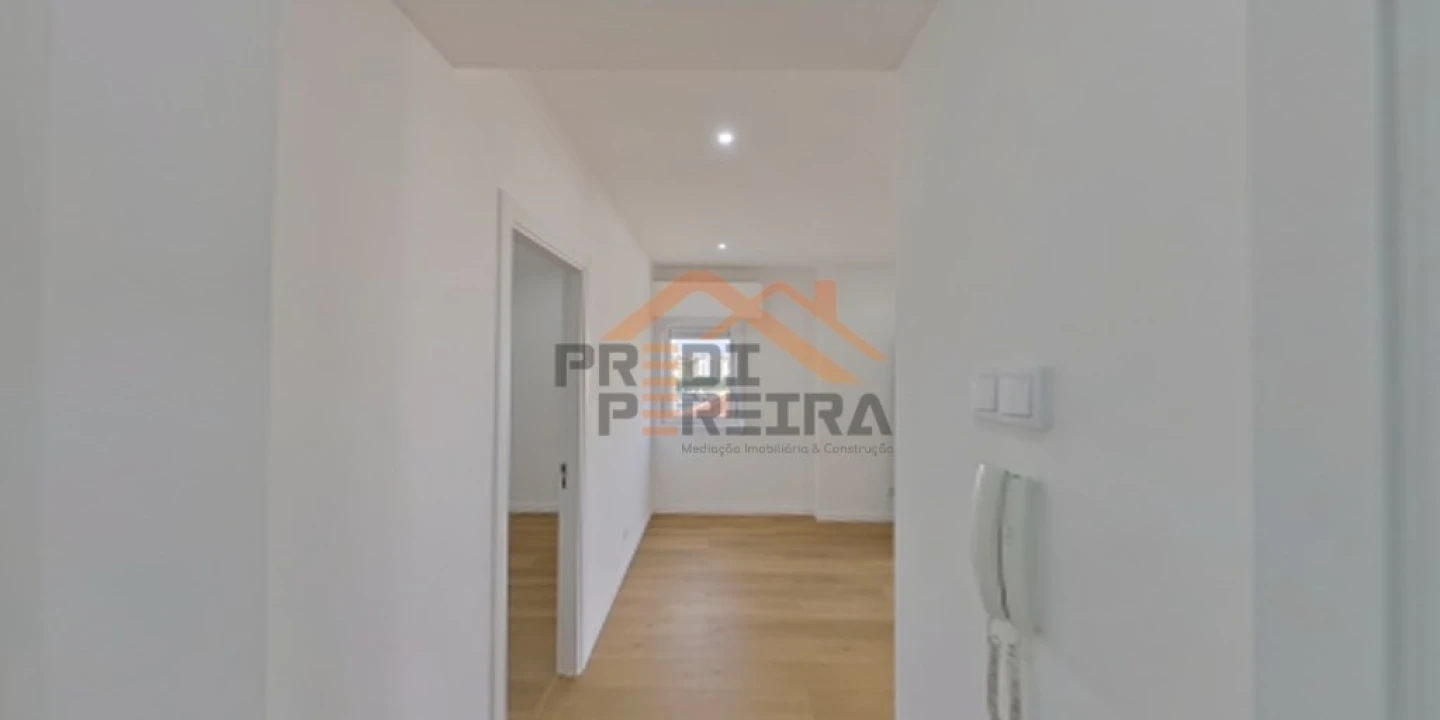 Apartamento T1 para Venda em Águas Livres Foto 18